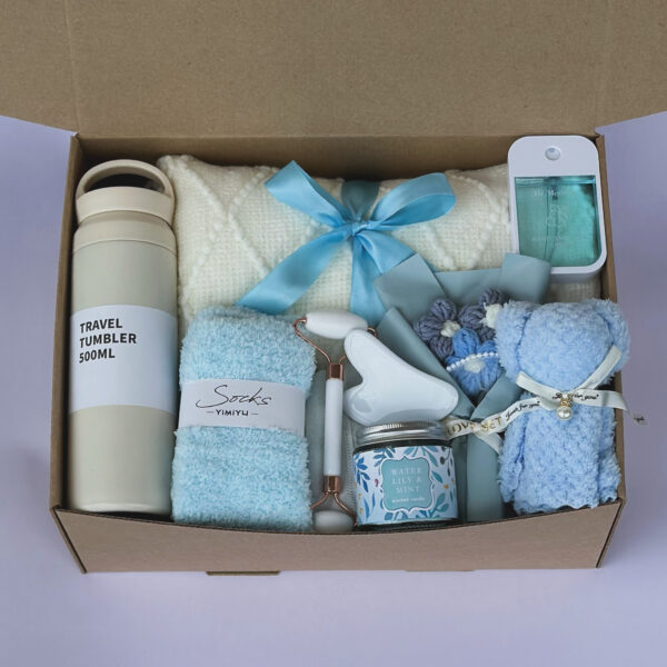 [BLUE] LOVE-IN-A-BOX GIFT HAMPER